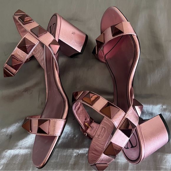 Valentino Garavani Roman Pink Metallic Block Heel Sandals  $1150 - Picture 3 of 11